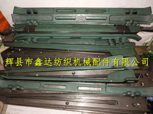 織布機梭箱蓋板3305、擋板3306、底板3307